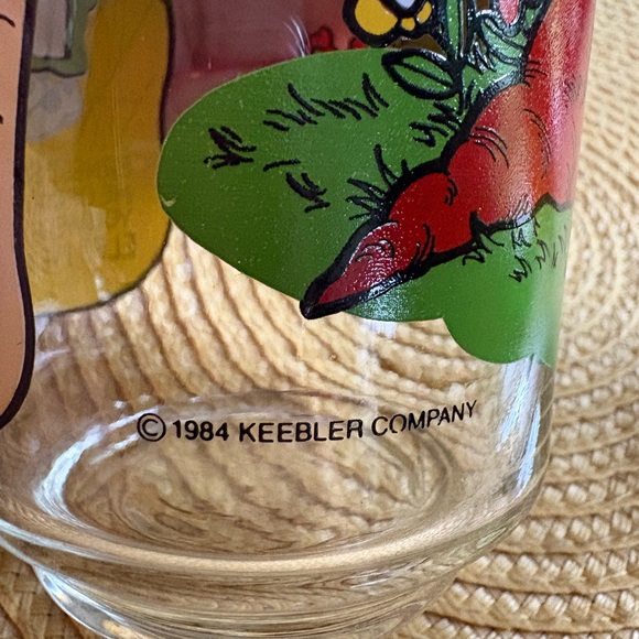 Keebler Elf Glass Set with Colorful Painted Illustrations. Vintage. 1984 - Picture 5 of 5